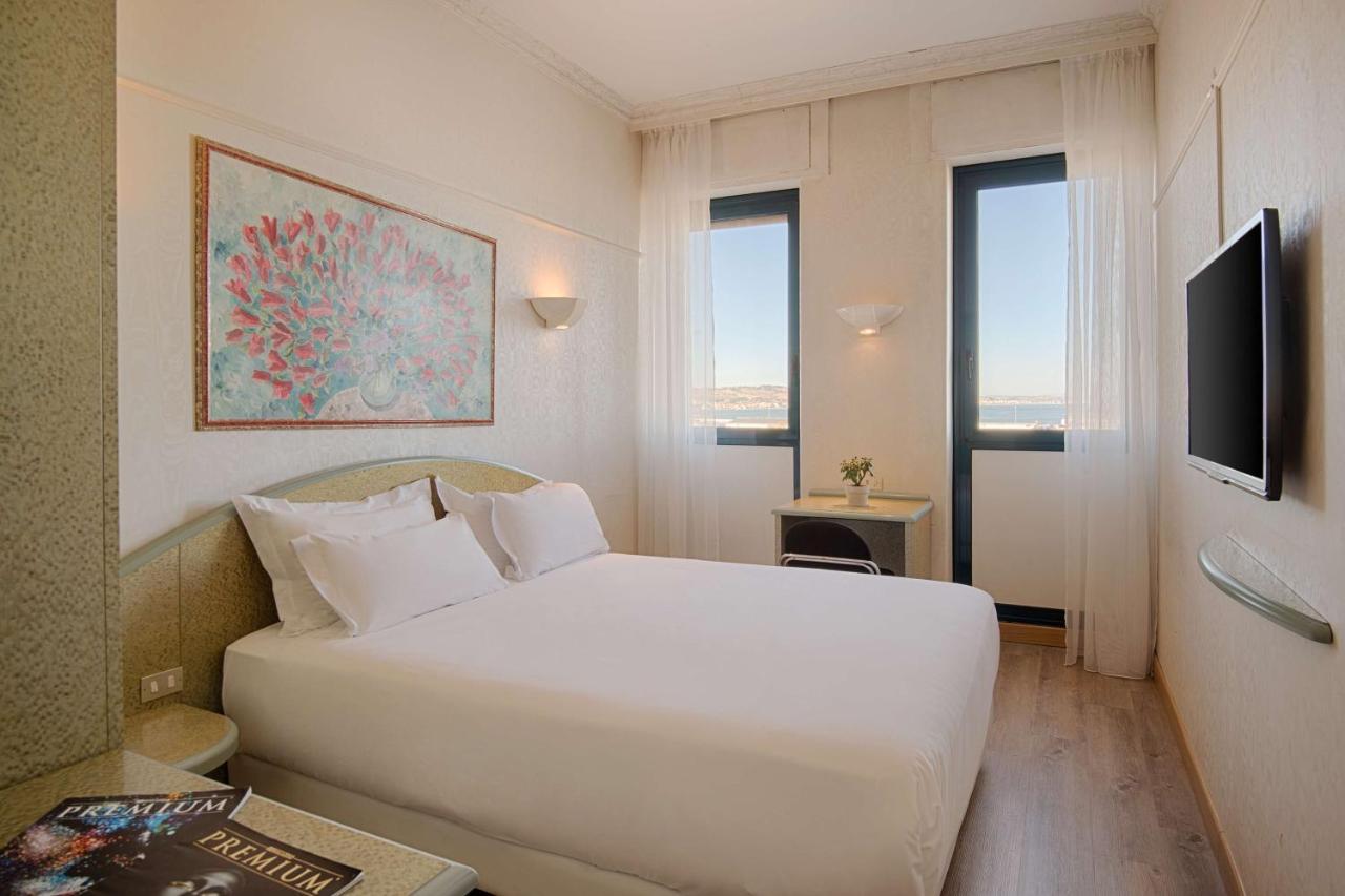 Hotel Nh Ancona Esterno foto