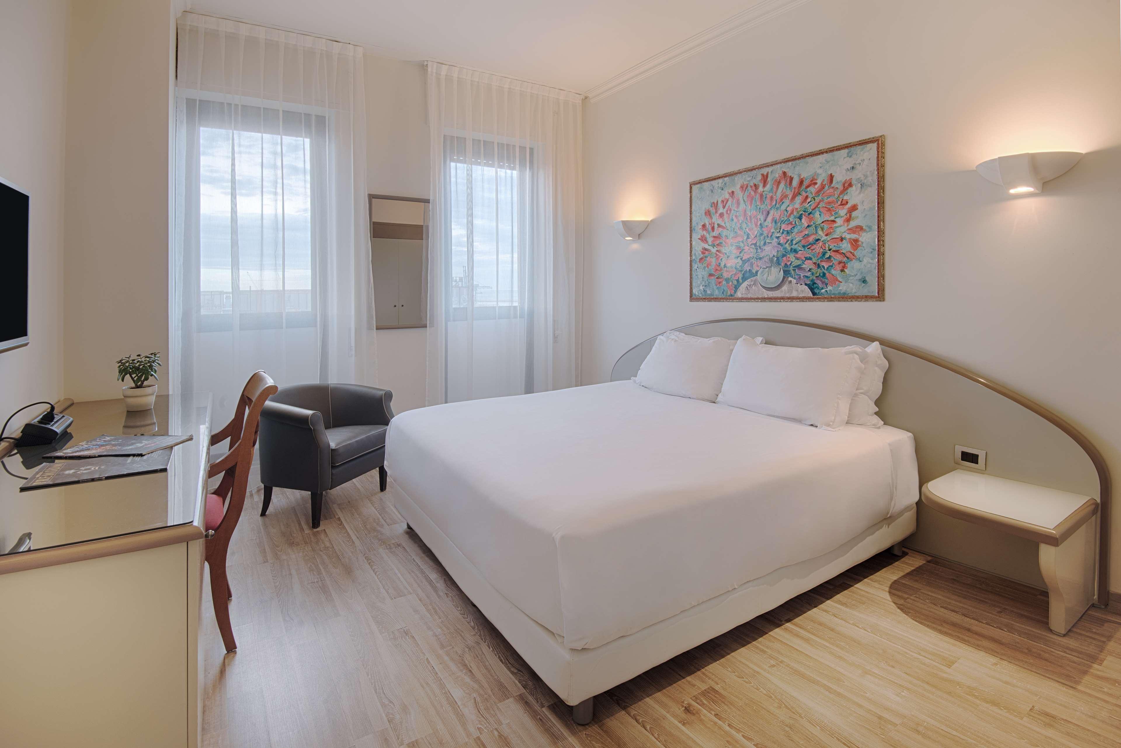 Hotel Nh Ancona Esterno foto