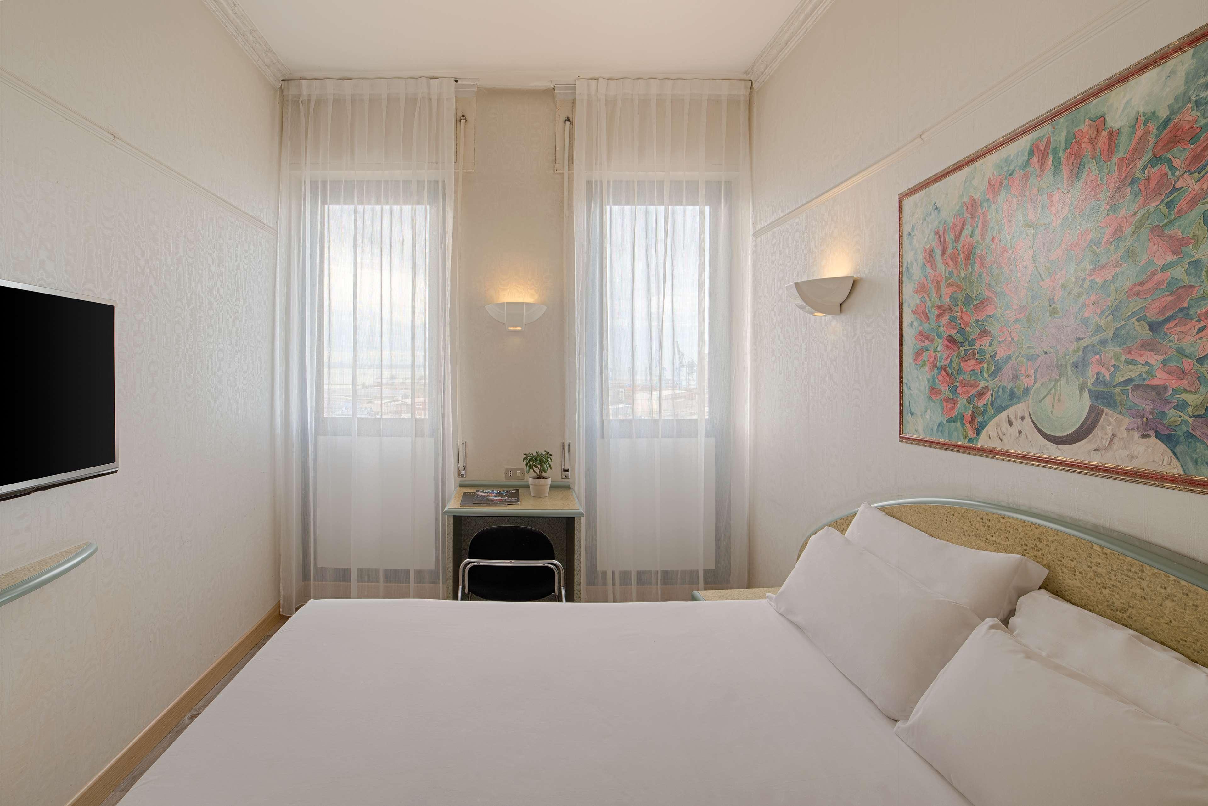Hotel Nh Ancona Esterno foto