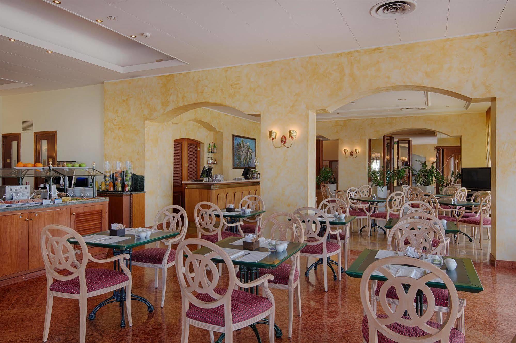 Hotel Nh Ancona Esterno foto