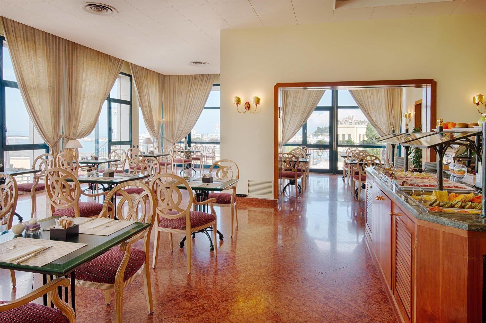 Hotel Nh Ancona Esterno foto