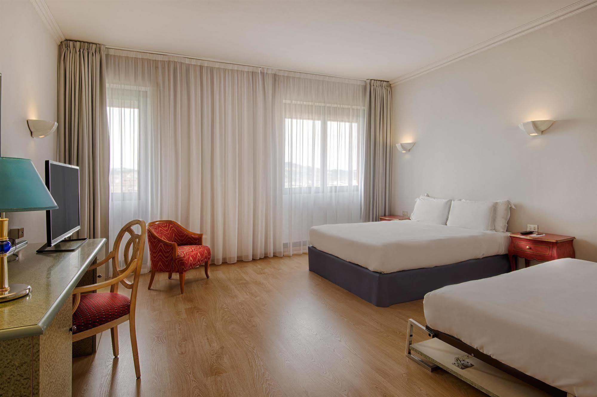 Hotel Nh Ancona Esterno foto